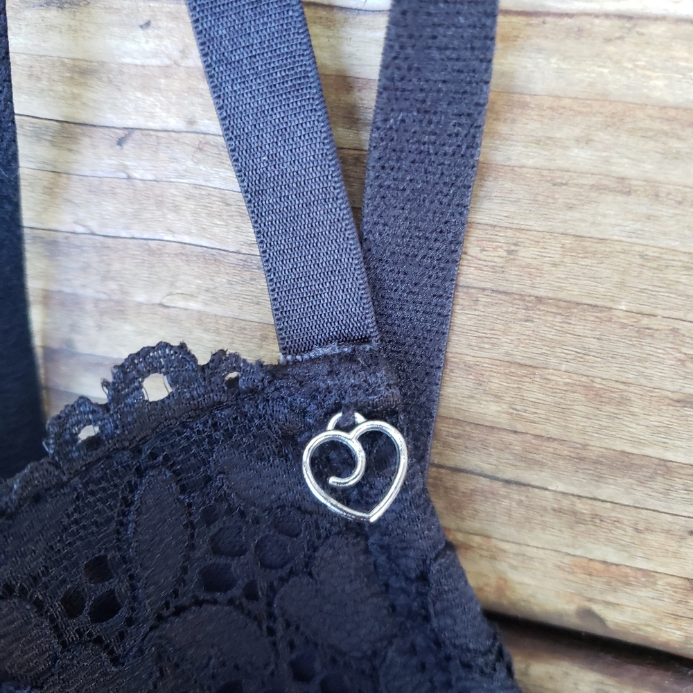 Love Honey Lingerie Black Lace Bra With Underwire and Unique Straps - 5X/6X - Picture 6 of 12